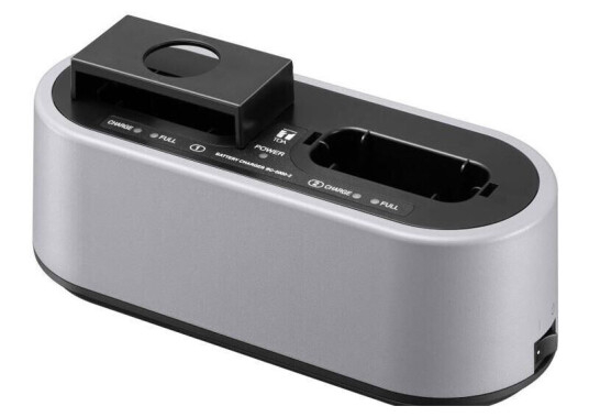 Toa Bc-5000-2 Batterilader For 2x Trådløse Mikrofoner Wm-5000