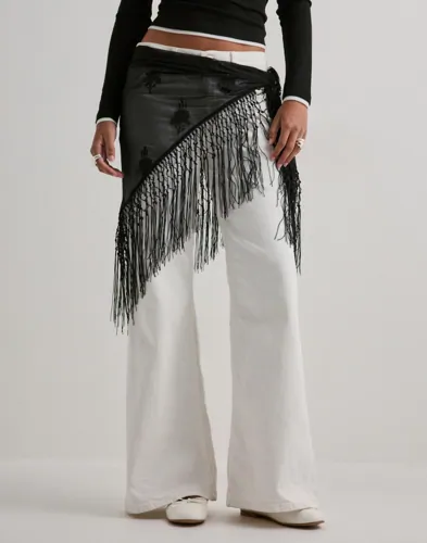 Nelly   Svart   Overlayer Fringe Skirt