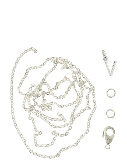 Me & My Box Letter V Sp With O-Ring, Chain And Clasp - Silver - ONE SIZE Me & My Box Letter V Sp With O-Ring, Chain And Clasp - Silver - ONE SIZE