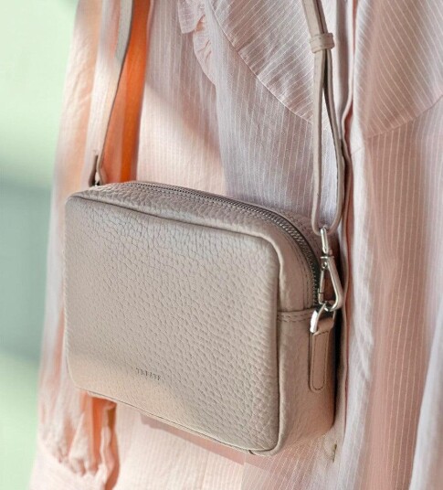 Treats Jasmin liten skulderveske i skinn Nude