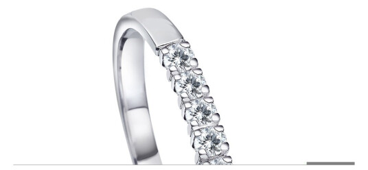 Angelica alliansering i 585 hvitt gull med diamant 0,15 ct, størrelse 52