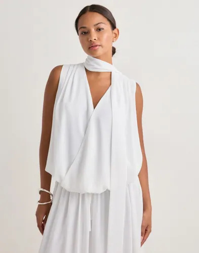 Neo Noir   Hvit   Inge Chiffon Top