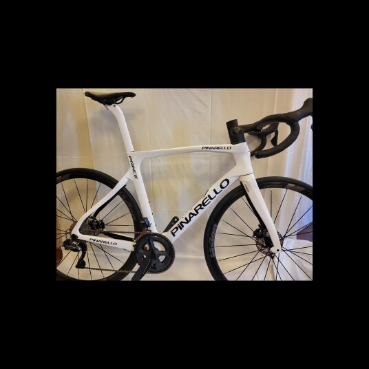 Pinarello Prince Ticr Disc 2021 54,5 cm Racing geometri farge 214 hvit Pinarello Prince Ticr Disc 2021 54,5 cm Racing geometri farge 214 hvit