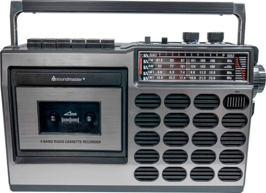 Soundmaster Retro FM-radio med kassettspiller og SD-spor