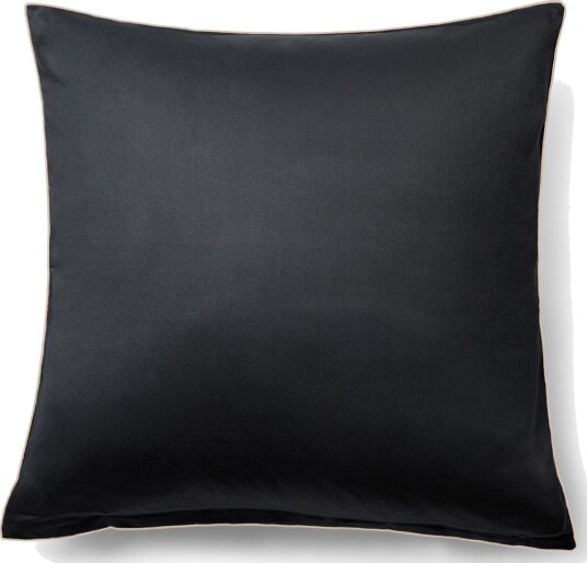 By Borg Putetrekk 60x63 cm 100% bomullssatin Svart med hvit pipingkant