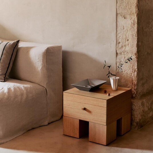 Ferm Living Kuben nattbord 1x1   Naturlig eikefiner