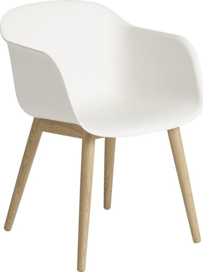 Muuto Fiber Spisestol med Armlener og Base Hvit/eik