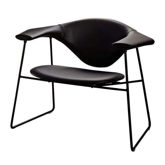 Gubi Masculo Lounge Chair Savanne Sort Gubi Masculo Lounge Chair Savanne Sort