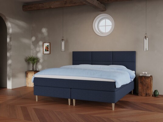 Nordic Dream Svanhild Älv 210x210 Mørkeblå