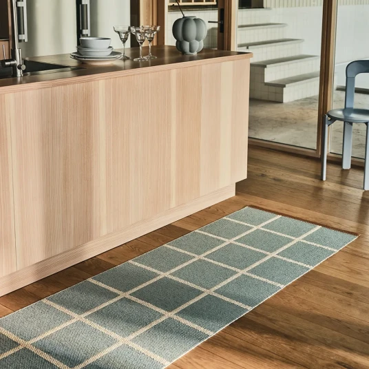 Pappelina Vevd Teppe Criss Haze 70x300 cm Pappelina Vevd Teppe Criss Haze 70x300 cm