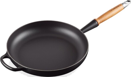 Le Creuset Støpejernspanne med Trehåndtak 28cm Matte Black