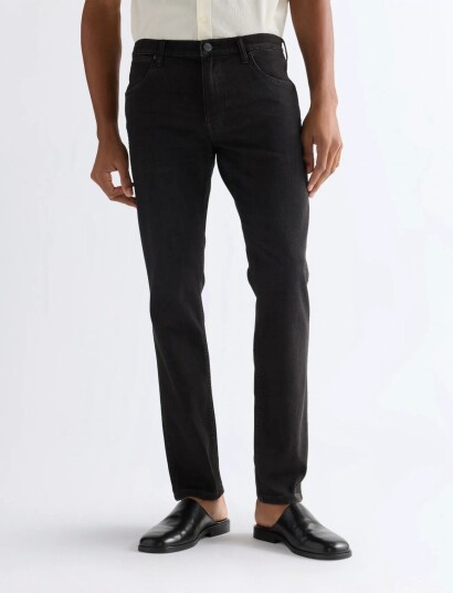 Wrangler Greensboro   Black   38 x 32