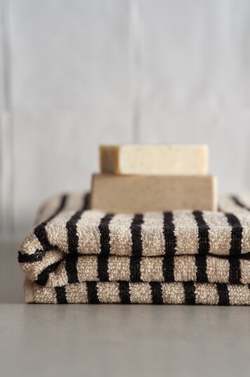 Jotex Badehåndkle 70x140 Cm Beige/svart DIXIE 22042990349