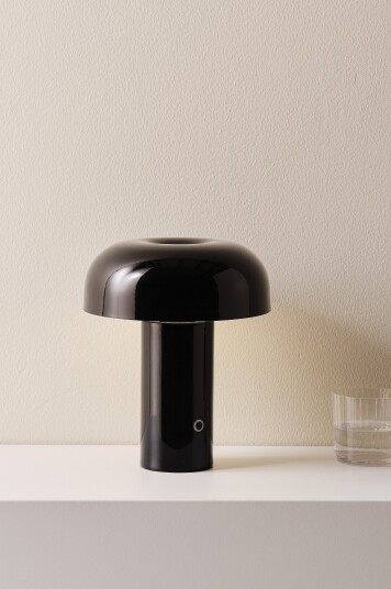 Jotex RAGGE bærbar bordlampe Black 2065668040 Jotex RAGGE bærbar bordlampe Black 2065668040