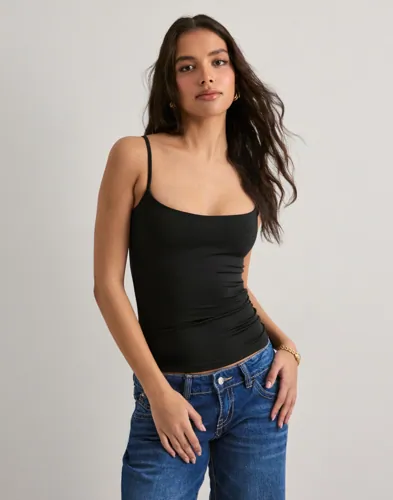 Nelly   Svart   Built In Bra Singlet