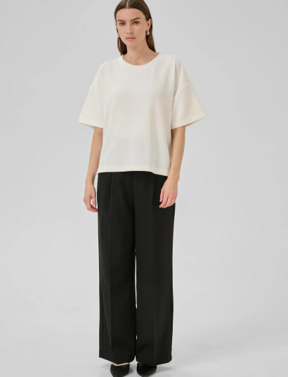My Essential Wardrobe Hellemw Emb Boxy Tee - White - XS/S
