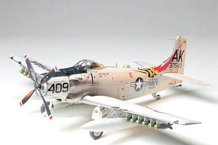Tamiya 1/48 Douglas A-1H Skyraider U.S Navy