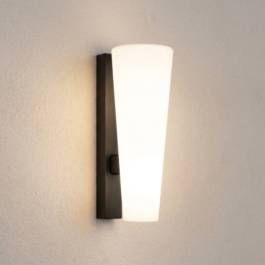 Jovra utendørs LED-vegglampe, svart, høyde 32 cm – Lucande - Moderne - Glass - Med en lyskilde