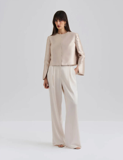 Malina Ruthie Cropped Long Sleeve Blouse - Cream - XL Malina Ruthie Cropped Long Sleeve Blouse - Cream - XL