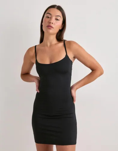Nelly Svart Built In Bra Mini Dress