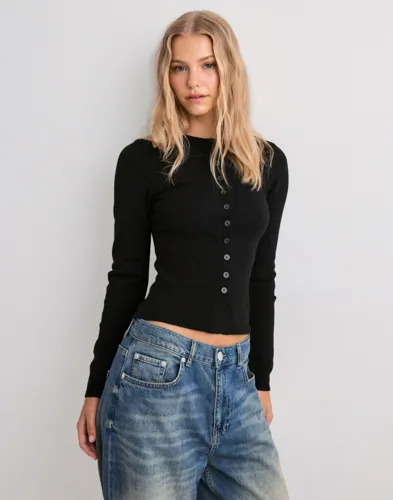 Nelly Svart Button Knit Cardigan