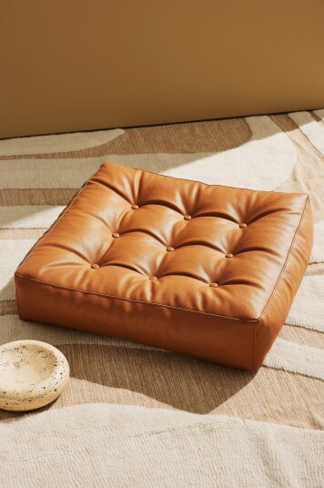 Jotex Gulvpute i Vegansk Skinn 64x64x15 Cm Polyuretan/Polyester Konjakkbrun PU Luca 1917823020