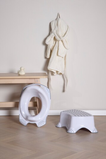Beemoo CARE Anti-Slip Toalettsete og Krakk Hvit Beemoo CARE Anti-Slip Toalettsete og Krakk Hvit