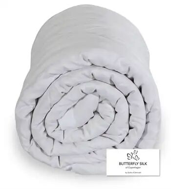 Silkedyne 140x200 cm Helårsdyne Butterfly silk med 100% mulberry silke og bambustrekk