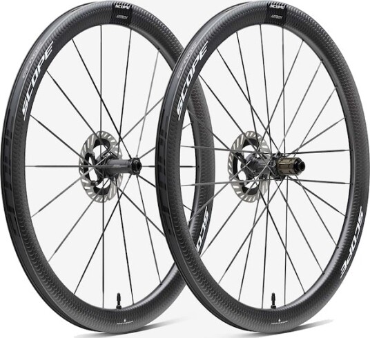 Scope Artech 4 disc hjulsett 700c 45mm XDR body black decals carbon