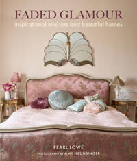 Faded Glamour Av Pearl Lowe