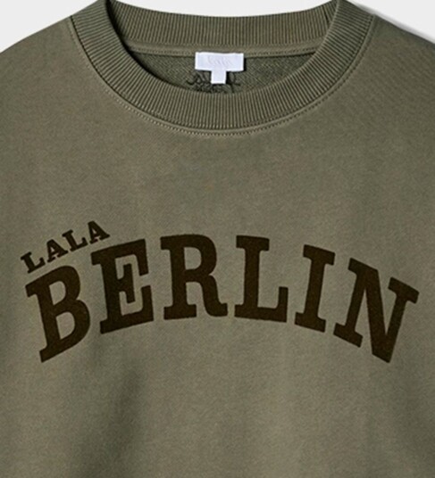 Lala Berlin Collegegenser Moseflokk Logo Lala Berlin S Small Collegegenser Armygrønn Grønn