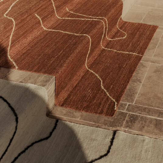 Ferm Living Håndvevd Teppe i Jute Gesso Terracotta 140x200 cm