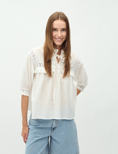mbyM Gerlina Short-M - White - S