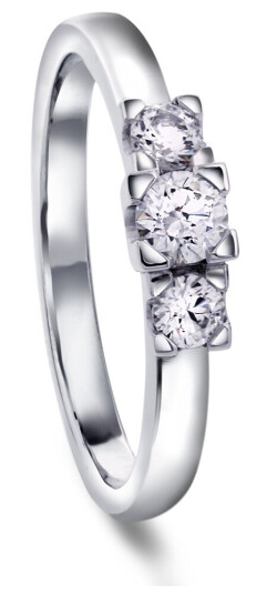 Moments by Pan Jewelry, Diamantring Adore i 585 hvitt gull 0,43 CT | 2,5 mm bredde