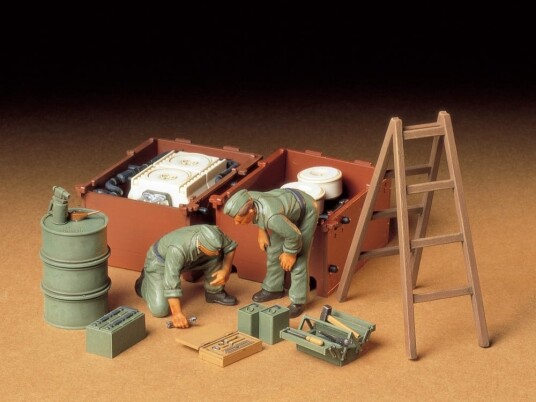 Tamiya 1/35 German Tank Engine Maintenance Crew Set