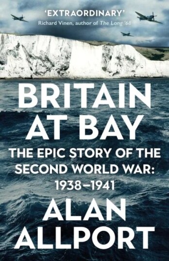 Britain At Bay Av Alan Allport