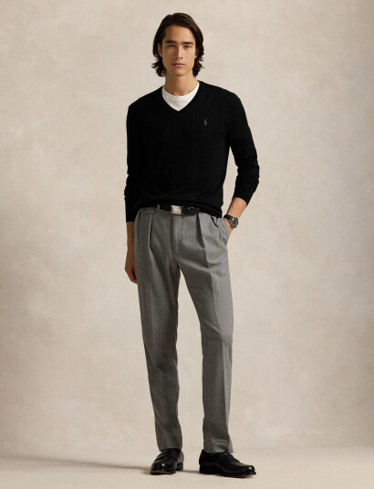 Polo Ralph Lauren Slim Fit Washable Wool V-Neck Sweater - Black - XS Polo Ralph Lauren Slim Fit Washable Wool V-Neck Sweater - Black - XS
