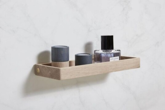 Andersen Furniture Shelf 10 vegghylle 32 cm Lacquered oak Andersen Furniture Shelf 10 vegghylle 32 cm Lacquered oak
