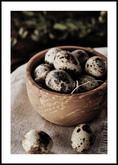 Quail Eggs in Rustic Wooden Bowl Plakat Plakat / 50x70cm