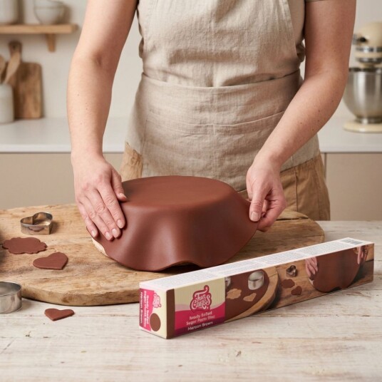 Fondantlokk Av Brun Fondant Fra Funcakes 430g