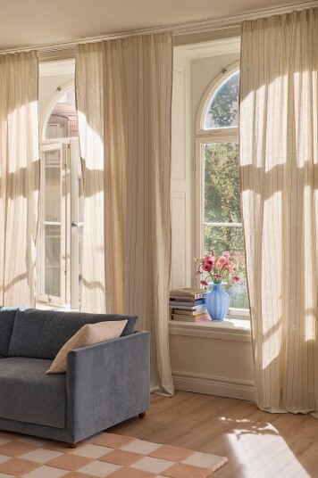 Ellos Home   Gardin med multibånd Elly Thin Stripe i resirkulert halvlinne 2 pakning   Beige