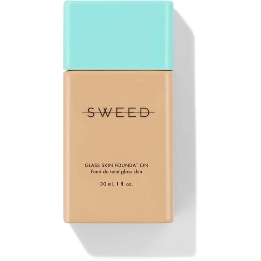 Sweed Glass Skin Foundation 04 Lett C 30ml - Glødende og naturlig finish