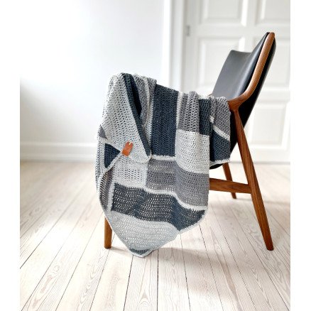Fiskebeinteppe av Milla Billa Garnpakke til fiskebeinteppe Størrelse 85x90cm