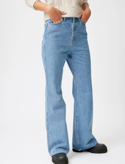 Gestuz Denagz Hw Flared Jeans - Blue - 27 x 32 Gestuz Denagz Hw Flared Jeans - Blue - 27 x 32