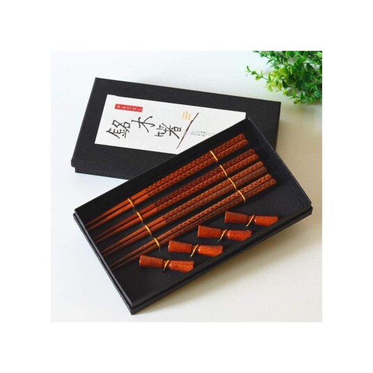 Spisepinner / Chopsticks med holder - 4 par Spisepinner / Chopsticks med holder - 4 par