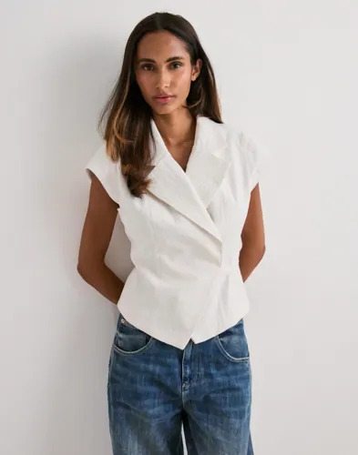 Neo Noir Hvit Salima Ramie Waistcoat
