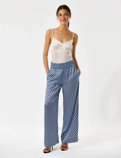 Dea Kudibal Margodea Multi/patterned XL Dea Kudibal Margodea Multi/patterned XL