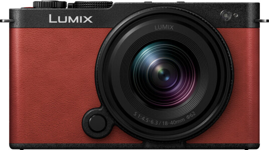 Panasonic Lumix S9 kit 18-40mm f/4.5-6.3 Crimson red 24.2 MP Panasonic Lumix S9 kit 18-40mm f/4.5-6.3 Crimson red 24.2 MP