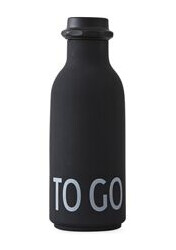 Design Letters Vannflaske To Go Sort Design Letters Vannflaske To Go Sort