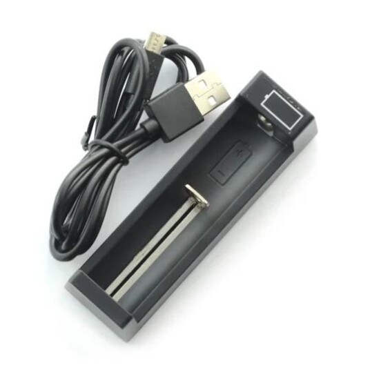 MicroUSB batterilader for 18650 og andre Li-Ion celler MicroUSB batterilader for 18650 og andre Li-Ion celler